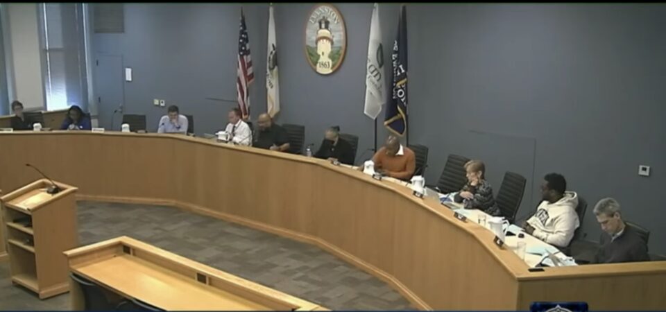 Evanston City Council members may soon receive full-time help